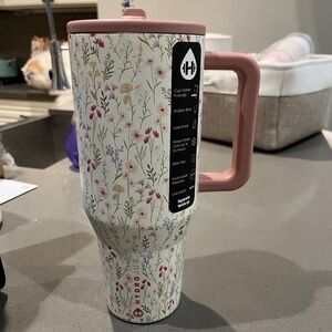 BNWT HydroJug 40 oz Wildflower Tumbler HTF Sold Out Online!
